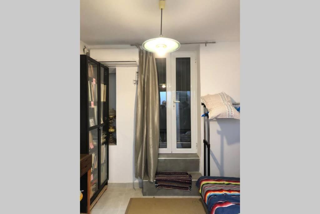 Exarcheia: Independent Ground Floor House. Apartment Athens Ngoại thất bức ảnh