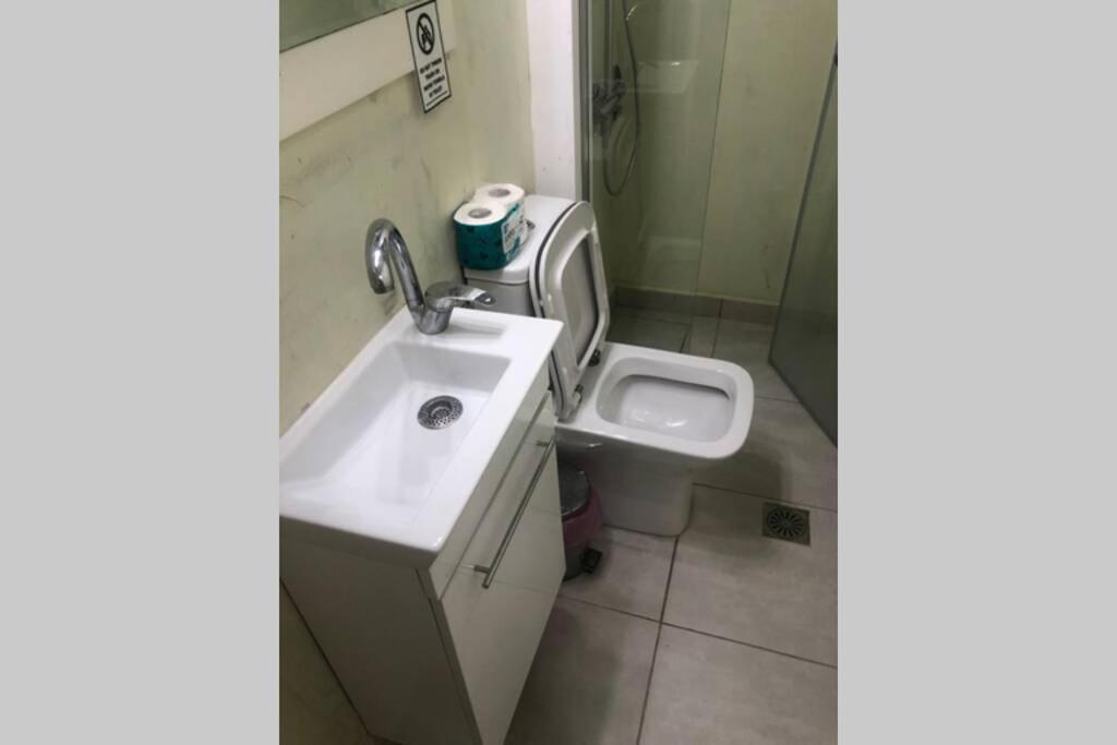 Exarcheia: Independent Ground Floor House. Apartment Athens Ngoại thất bức ảnh