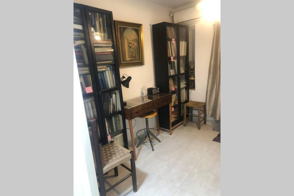 Exarcheia: Independent Ground Floor House. Apartment Athens Ngoại thất bức ảnh